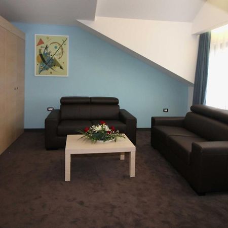 פרישטינה Hotel International Prishtina & Spa חדר תמונה