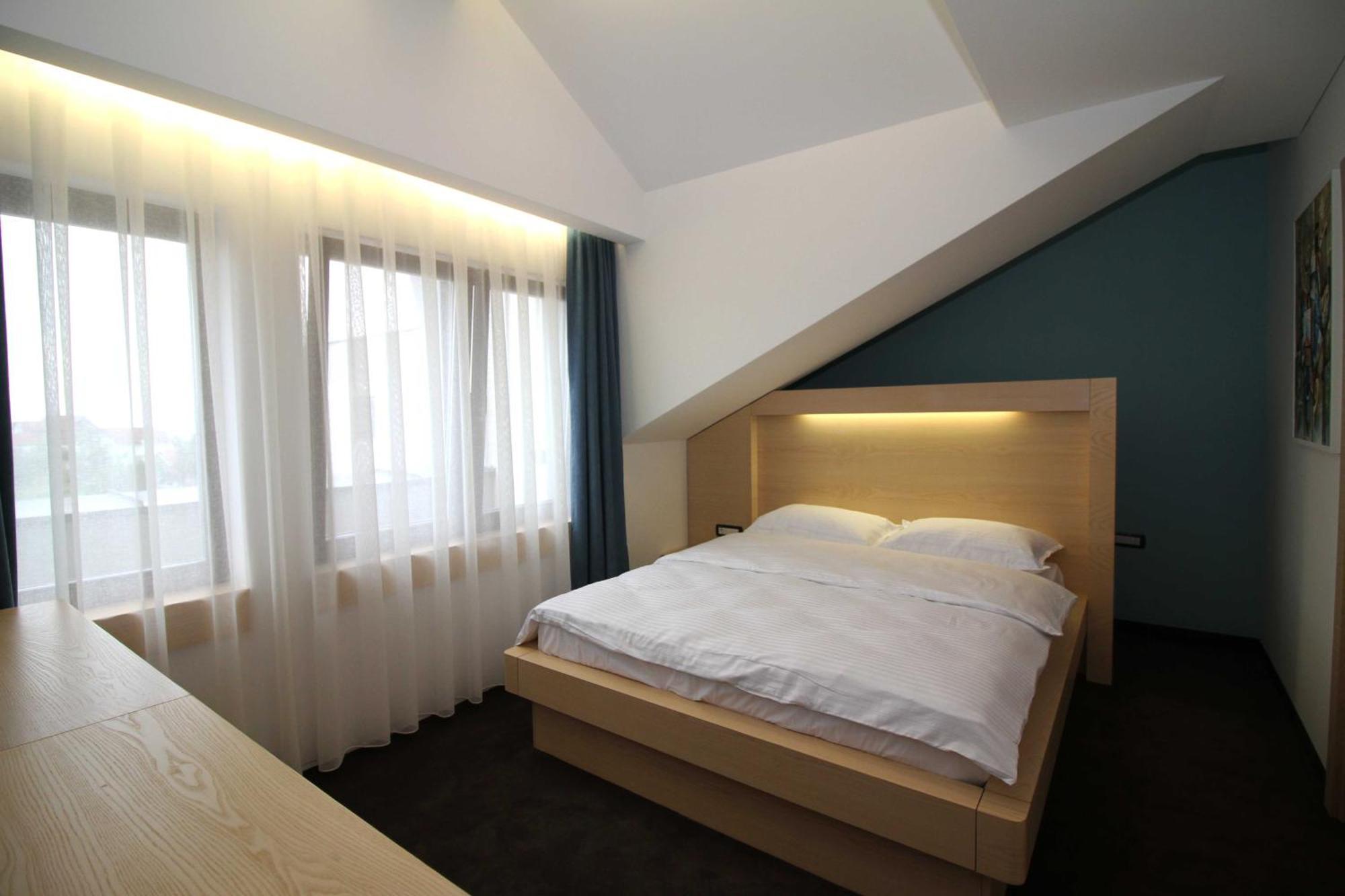 פרישטינה Hotel International Prishtina & Spa חדר תמונה