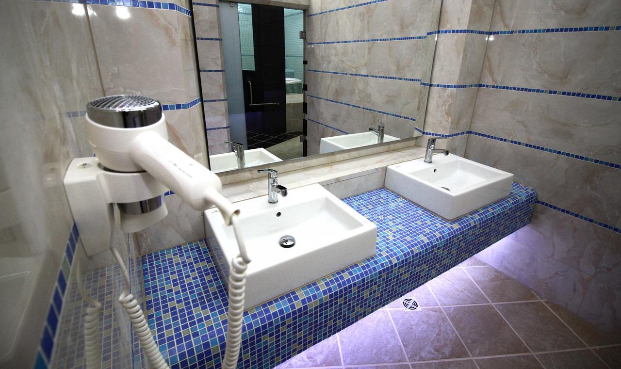 פרישטינה Hotel International Prishtina & Spa מראה חיצוני תמונה