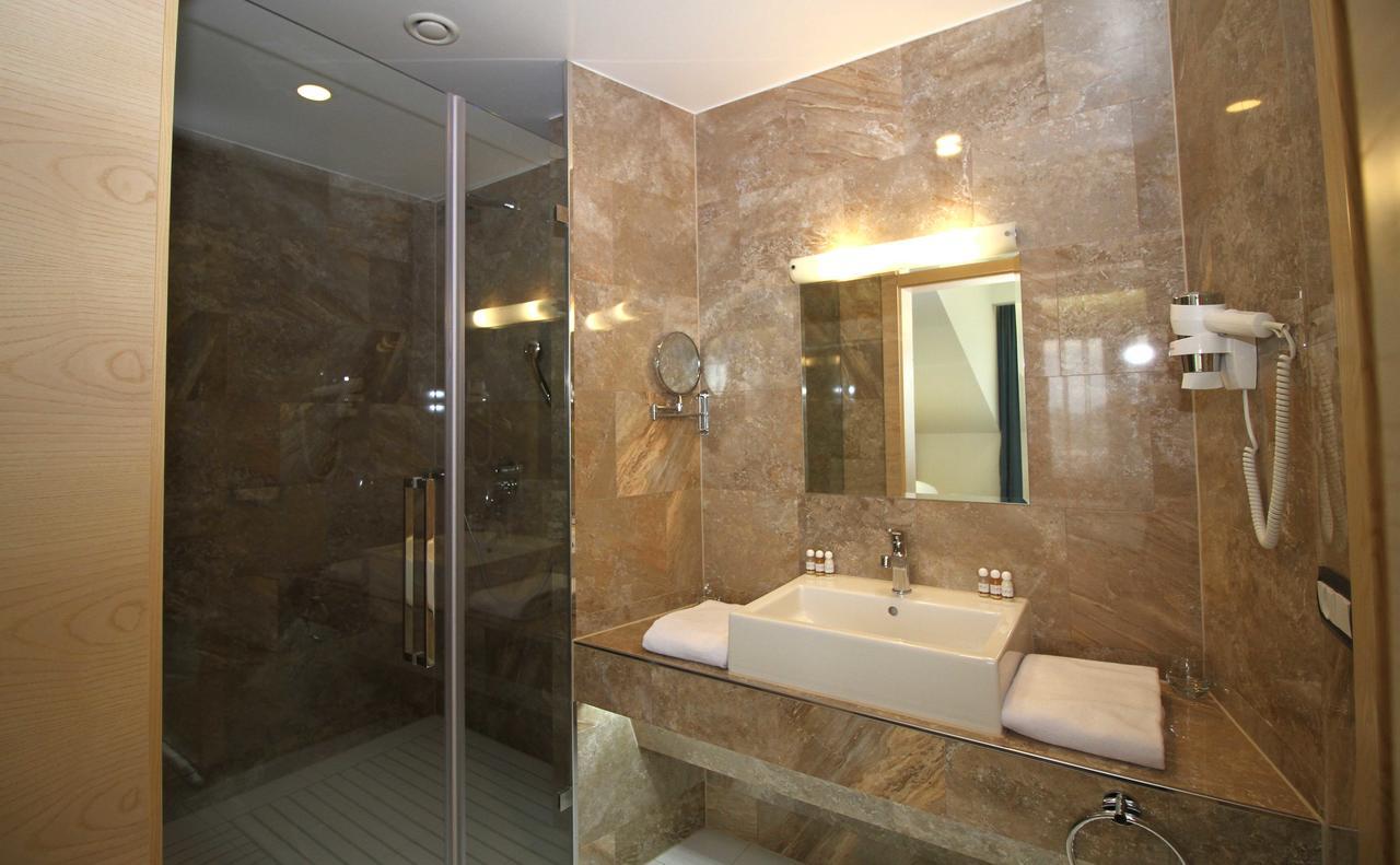 פרישטינה Hotel International Prishtina & Spa מראה חיצוני תמונה