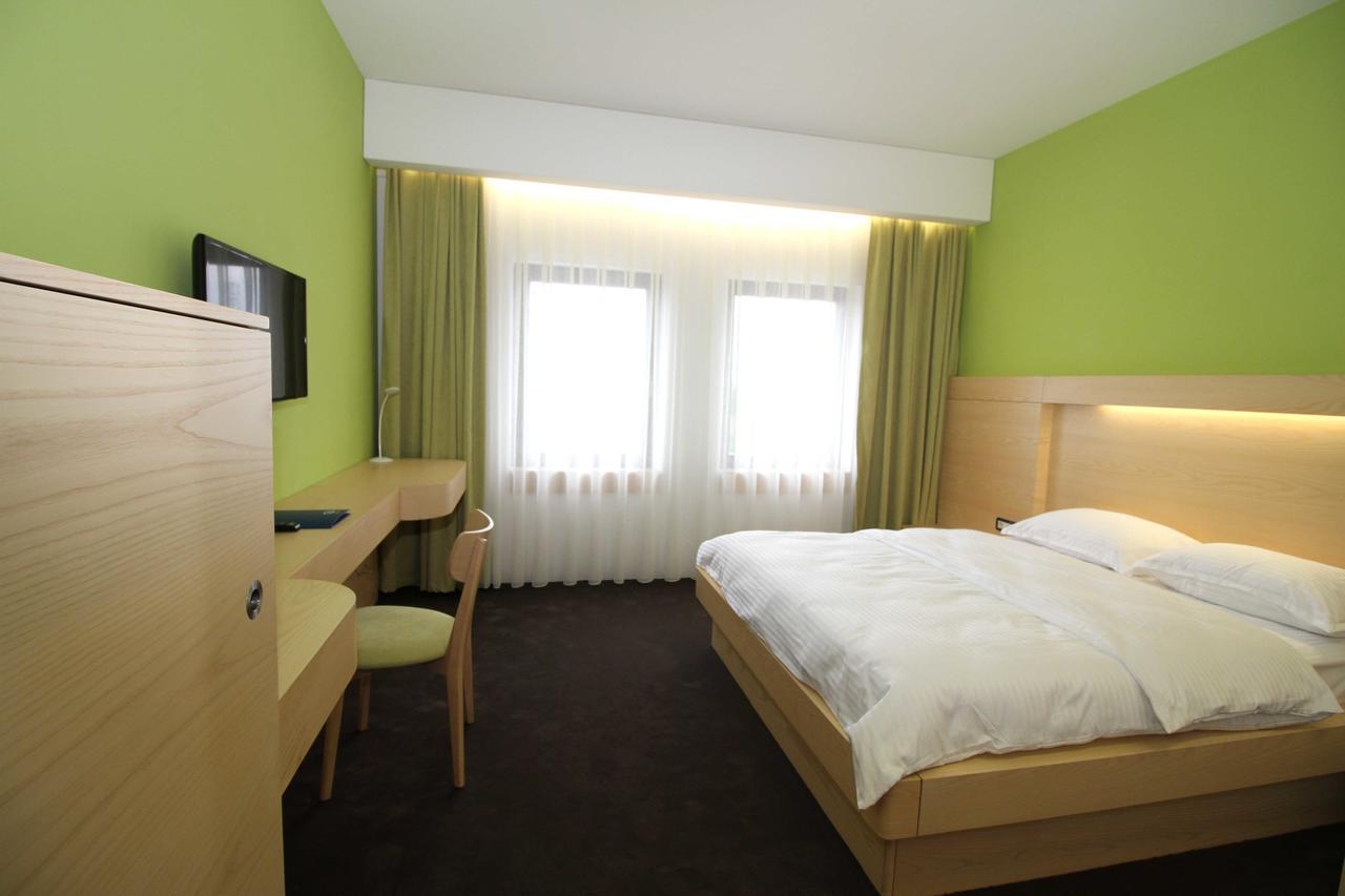 פרישטינה Hotel International Prishtina & Spa מראה חיצוני תמונה