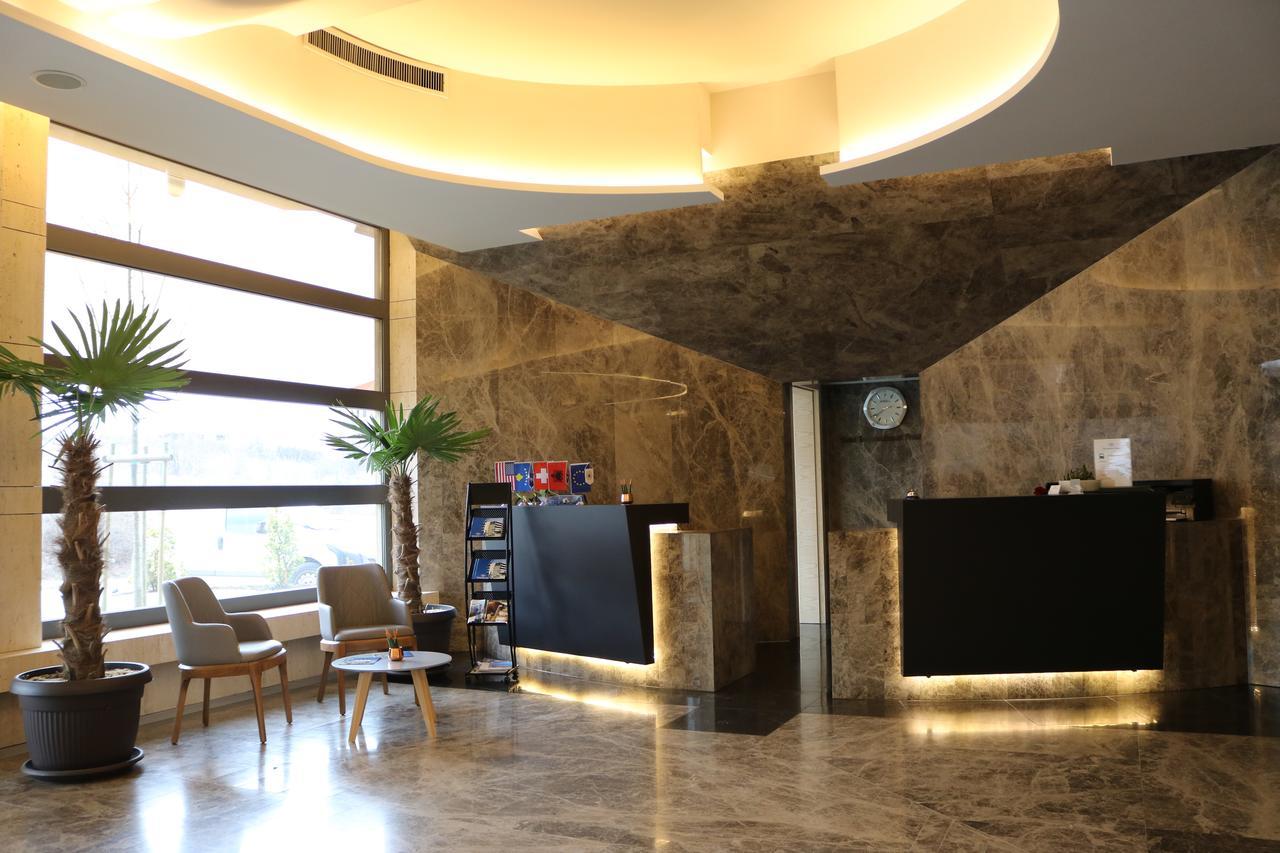 פרישטינה Hotel International Prishtina & Spa מראה חיצוני תמונה