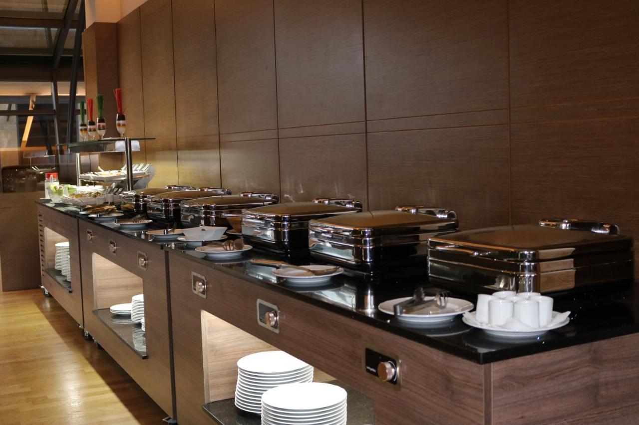 פרישטינה Hotel International Prishtina & Spa מראה חיצוני תמונה
